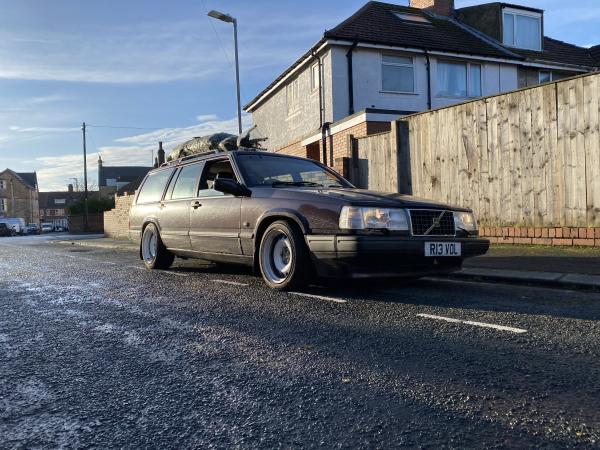 We Bought A Modified Volvo 940 For £3500 And So Far, So Good