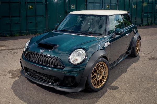 This R56 MINI Cooper S Is Hiding A 414bhp M3 V8 And Subaru Subframes