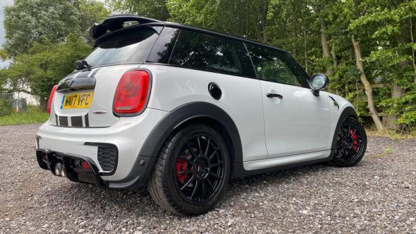 The Mini Cooper JCW Challenge Is The Hardcore Hot Hatch You Forgot